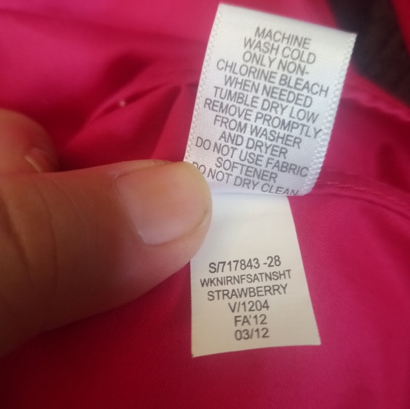 🍁 Banana Republic Hot Pink Long Sleeve  Button-Up Blouse shirt Size: 0P - Picture 7 of 8